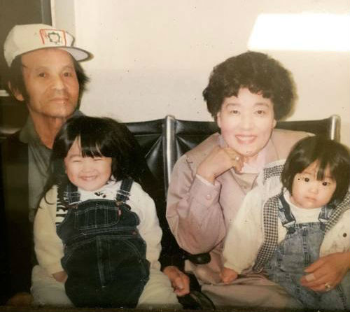 Amy Okuda Childhood: Sister Lisa Okuda(Right), Mother