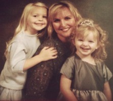 Kerris Dorsey(with Tiara) with her sister Justine Dorsey(Left) & Mother in childhood