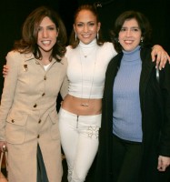 Mom Jennifer Lopez with aunts- Leslie Lopez & Lynda Lopez
