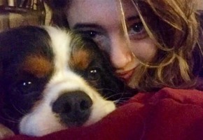 Natalia Dyer with her pup Ozzy