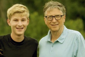 Rory Gates and father Bill Gates