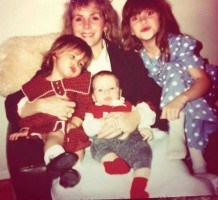 Shantel VanSanten childhood- mother & siblings