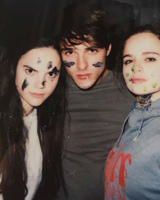 Jacob Elordi with sisters