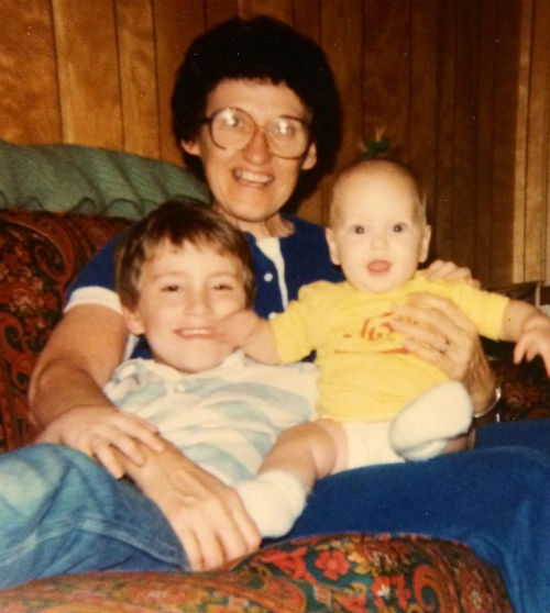 Jenn Lyon childhood photo with Mom and brother