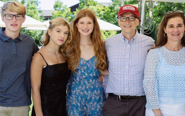 Jennifer Gates family: Father Bill, Mother Melinda, Sister Phoebe & brother Rory