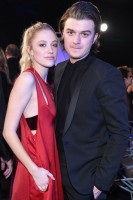 Joe Keery with girlfriend Maika Monroe