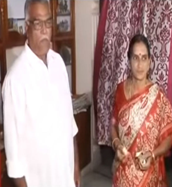 Jyothi Surekha Vennam's parents: Vennam Surendran Kumar(father) & sri Durga(Mother)