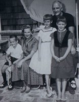 Kelly Harmon Family: Father Tom Harmon, Mom Elyse Knox, brother Mark, sister Kristin