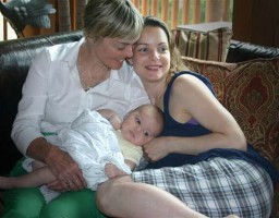 Kimberly Williams-Paisley with mom Linda Williams & son William Paisley