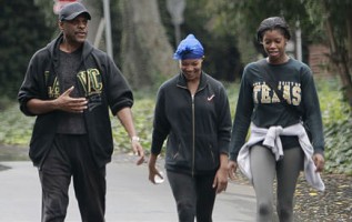 Lawrence Hilton-Jacobs with daughters