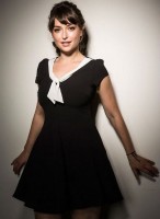 Milana Vayntrub