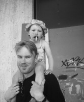 Mina Sundwall with Dad