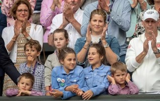 Mirka Federer Family- Children and parents supporting Roger Federer