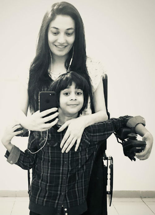 Muniba Mazari with her son