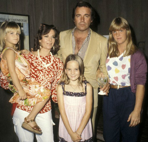 Natasha Gregson Wagner childhood family: Mother Natalie Wood, Sisters Courtney Wagner and Katie Wagner, stepfather Robert Wagner
