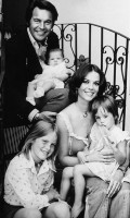 Natasha Gregson Wagner childhood family: Mother Natalie Wood, Sisters Courtney Wagner and Katie Wagner, stepfather Robert Wagner