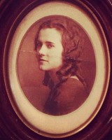 Rachel Brosnahan's doppelganger great grandmother Helen