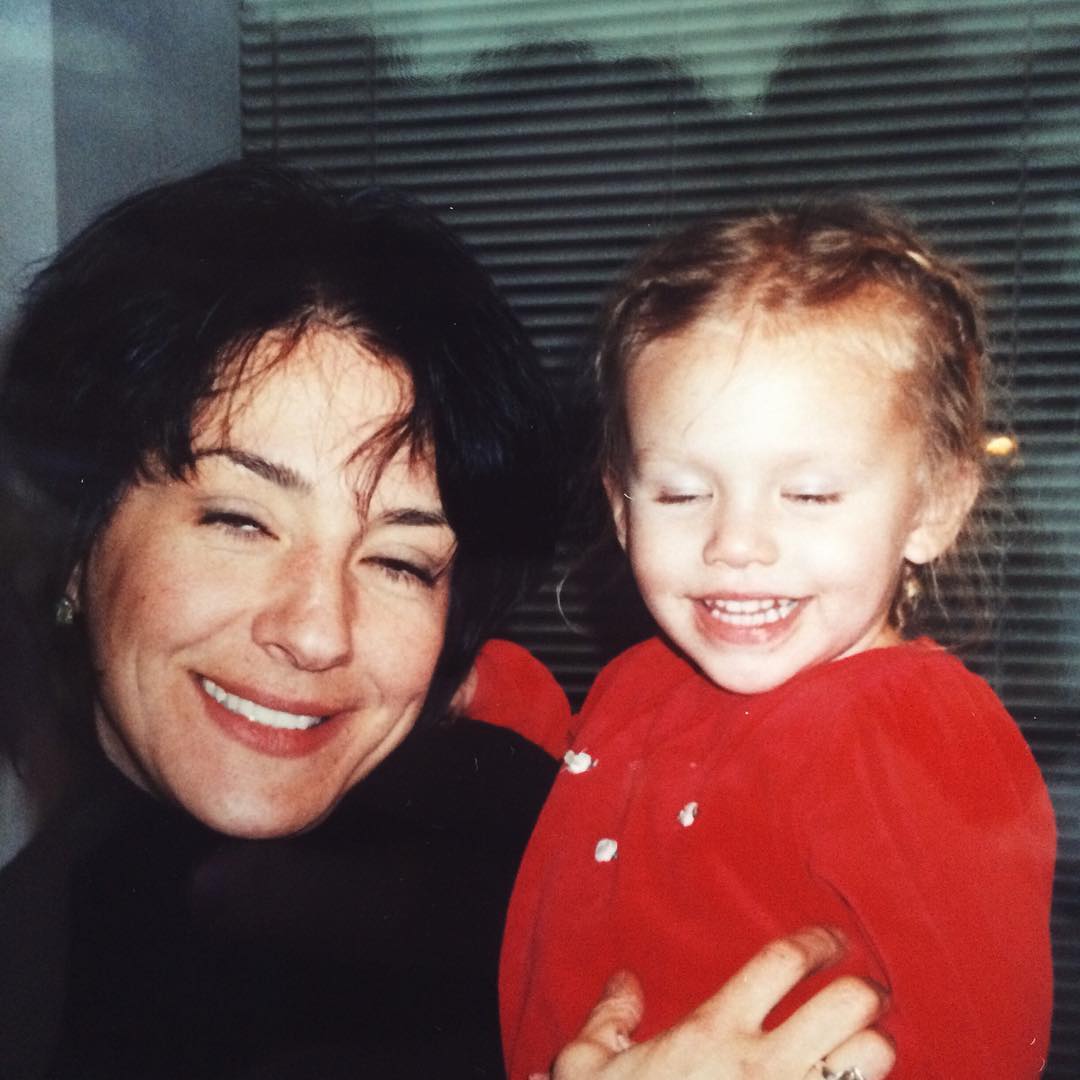 Sofia Hublitz Childhood photo with Mom