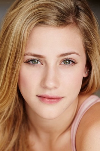 Next photo of Lili Reinhart