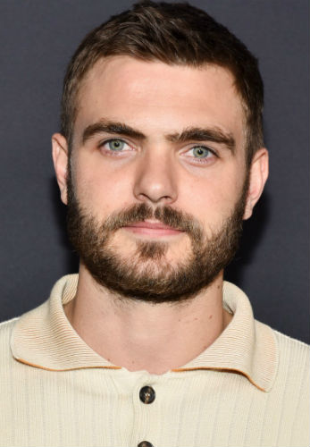 Alex Roe